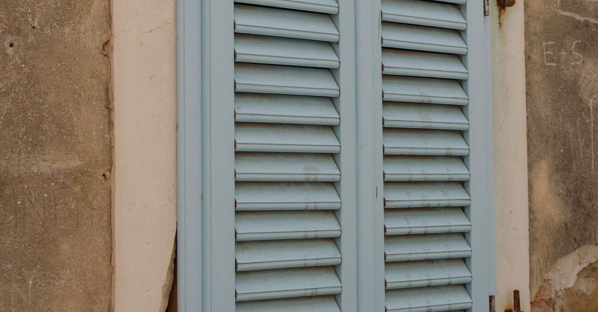 Choosing Plantation Shutters for Optimal UV Shielding