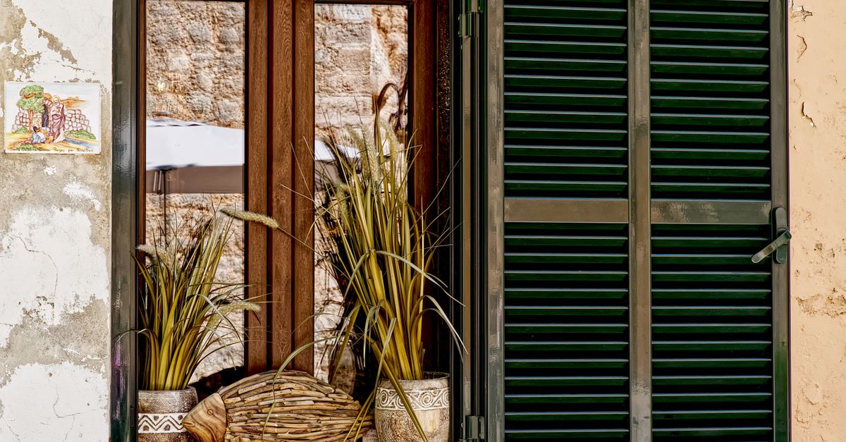 Recommended Tools for Shutter Cleaning Maintenance